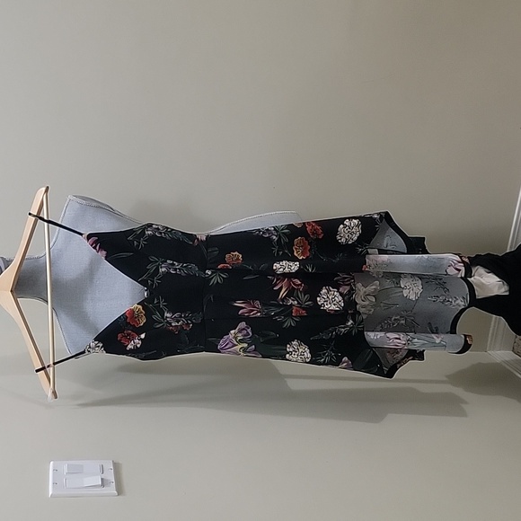 🏷️#25 REVAMPED Floral Romper / Dress  XS in very good condition - Picture 3 of 8